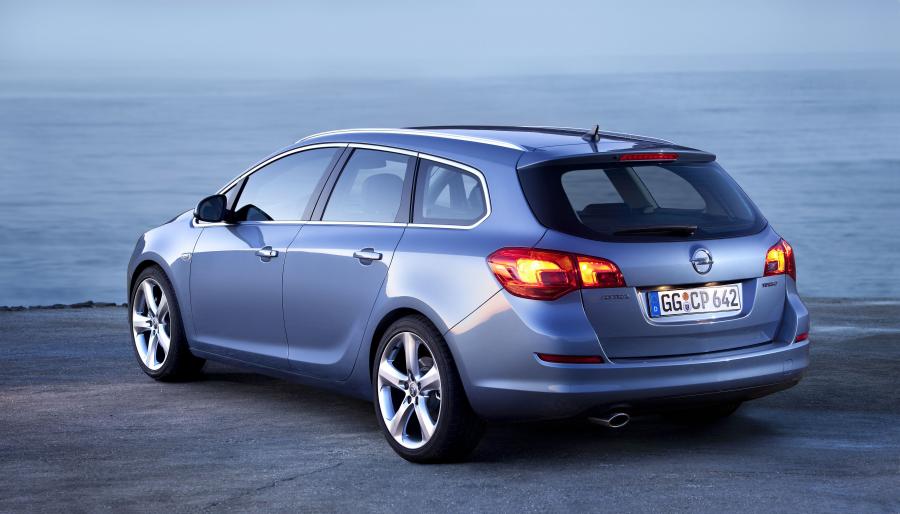  Opel Astra Sports Tourer 2010 года  (фото 9 из 12)
